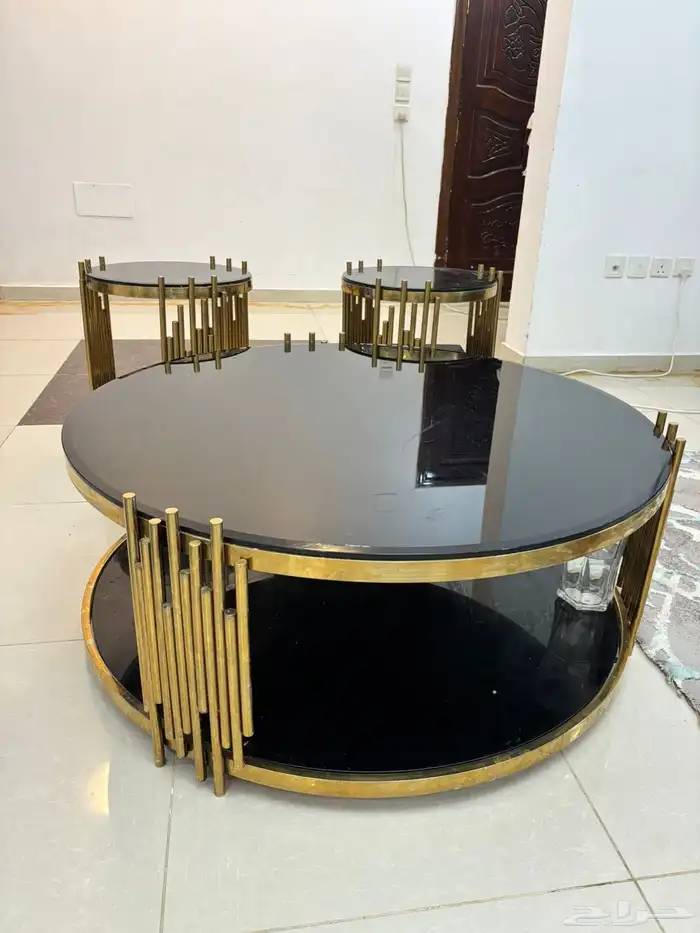 كنب وطاولة تلفزيون وطاولة خدمة 2