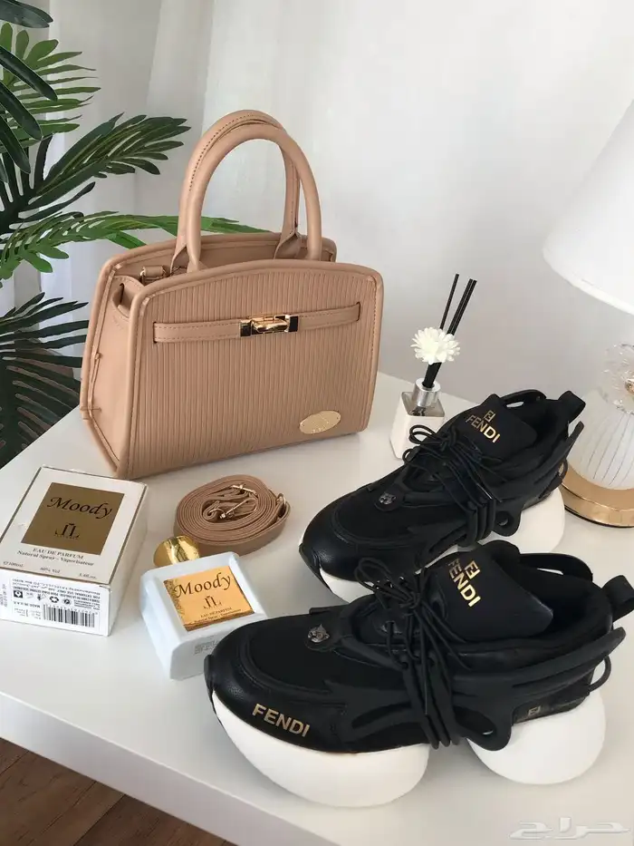 اطقم شنط وشوزات نسائية ماركات منوعه230 فقط 35