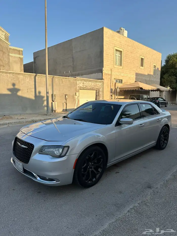 للبيع كرايزلر c300 فل كامل s 26