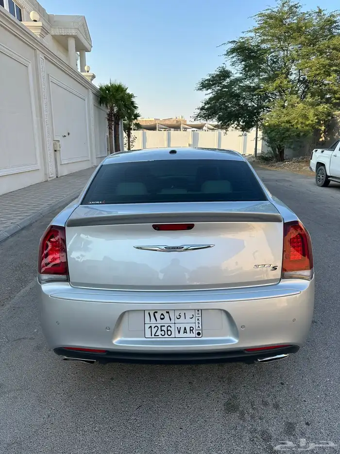 للبيع كرايزلر c300 فل كامل s 1