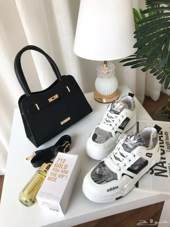 اطقم شنط وشوزات نسائية ماركات منوعه230 فقط 42