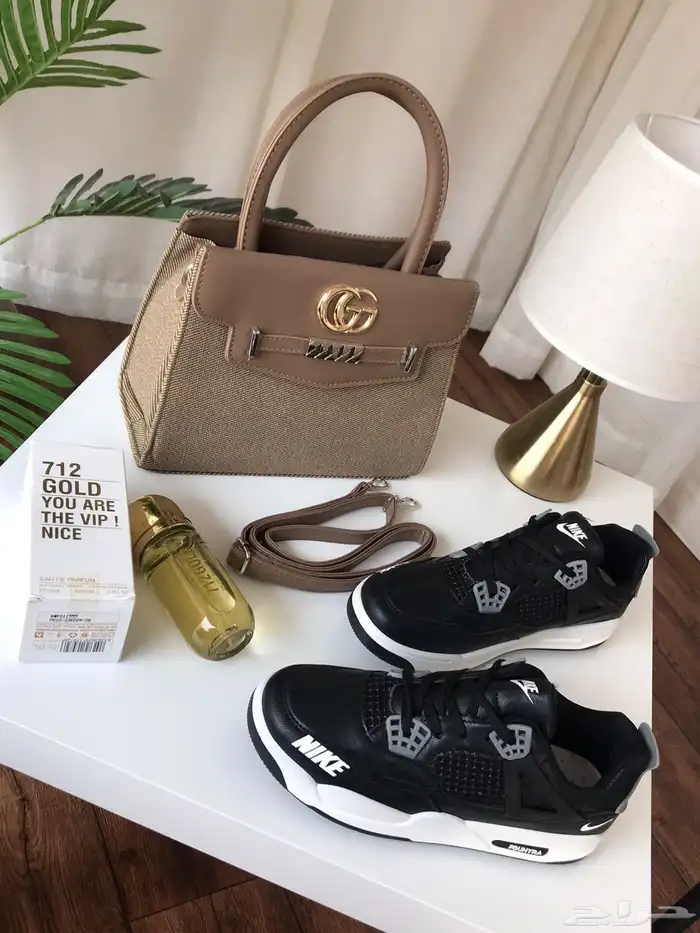 اطقم شنط وشوزات نسائية ماركات منوعه230 فقط 17