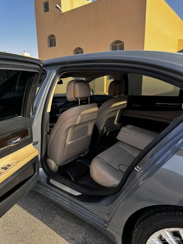 للبيع BMW 730 نظيف 19