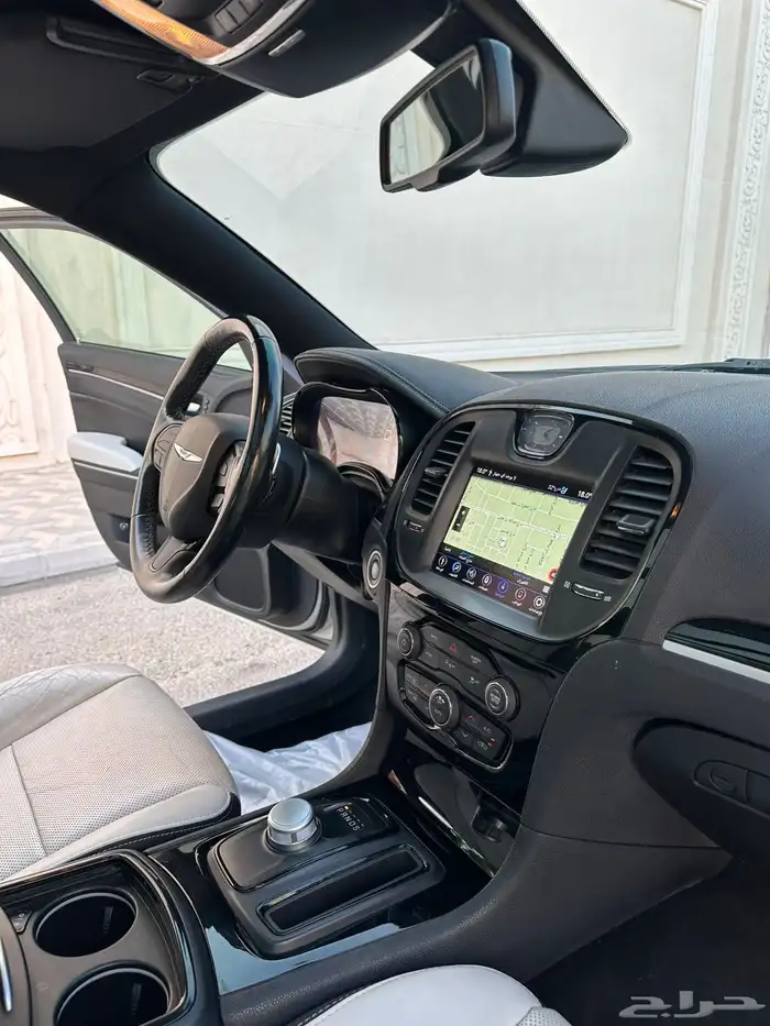 للبيع كرايزلر c300 فل كامل s 28