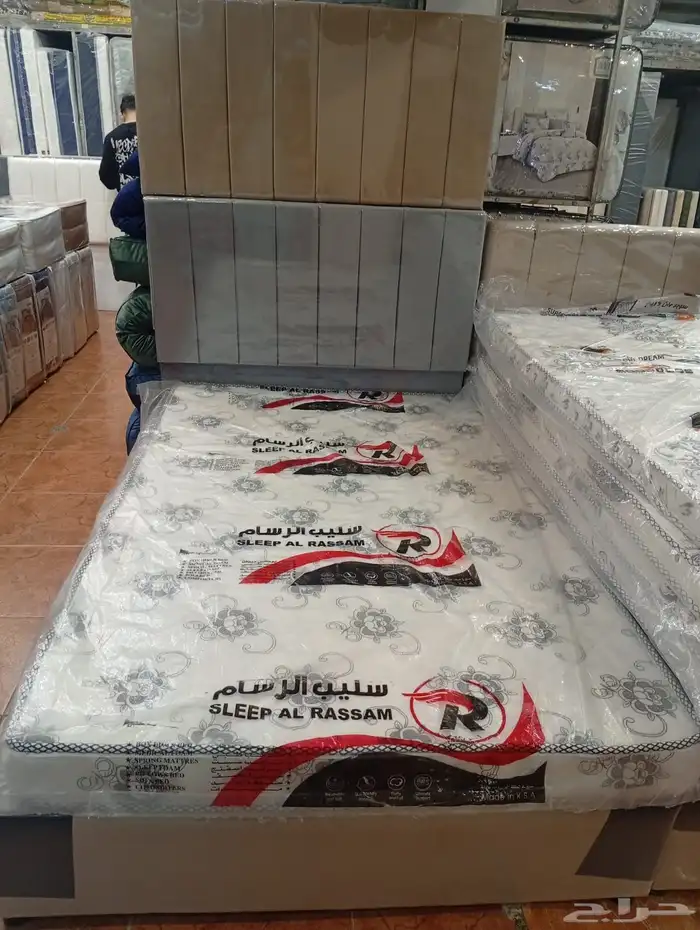 غرفة نوم كاملة  أثاث منزلي  سرير ودولاب وبطانيات 16