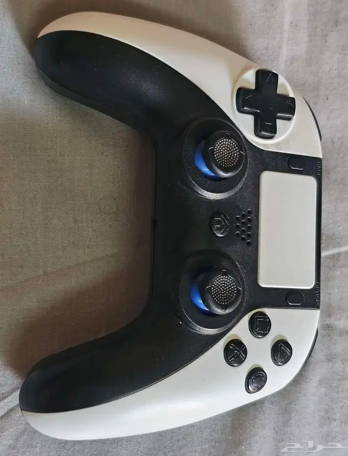 يده احترافيه حقت سوني 4 علي السوم 0