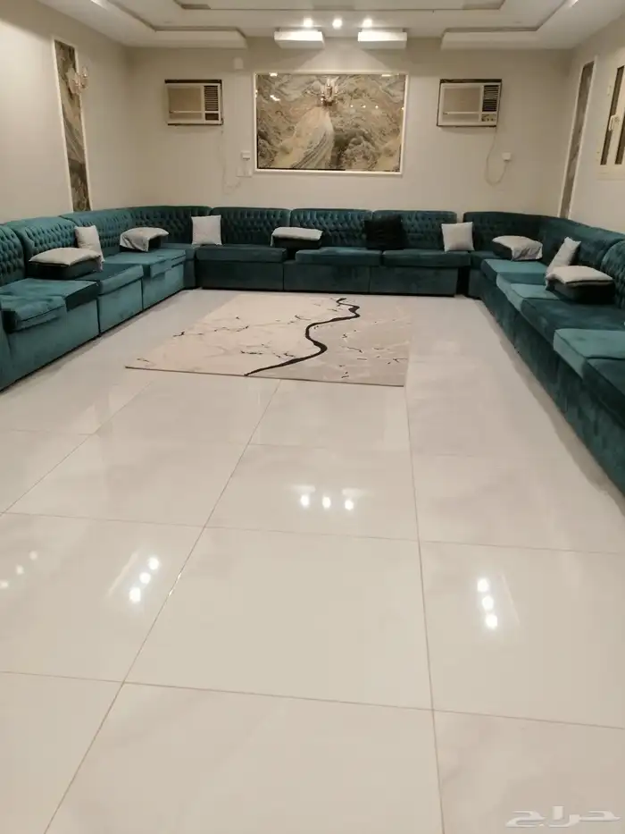 كنب مجلس 5 6 للبيع بحالة جيدة 0