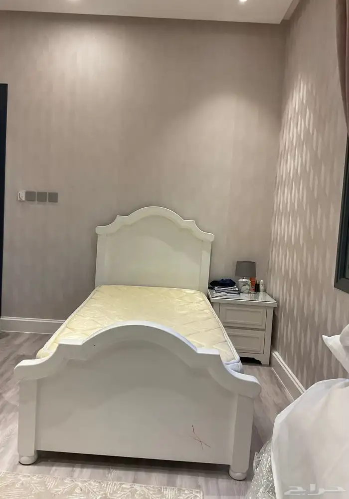 اثاث غرفة نوم مستعمل نظيفة وسليمة للبيع 2
