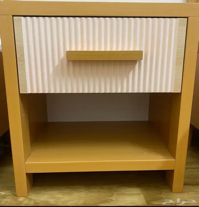 طاولات جانبية 0