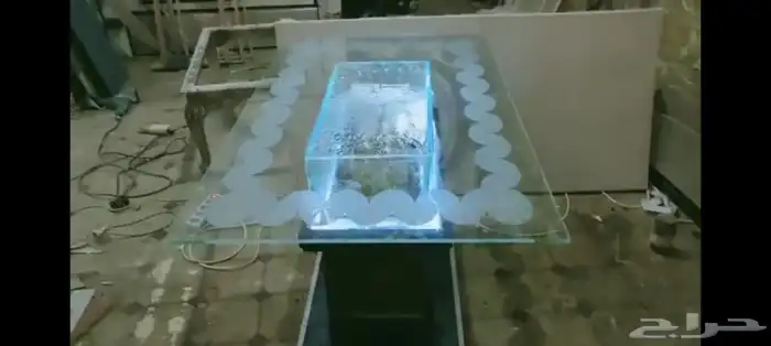 طاوله مائيه عباره عن طاوله و نافوره. تناسب الفنادق 5