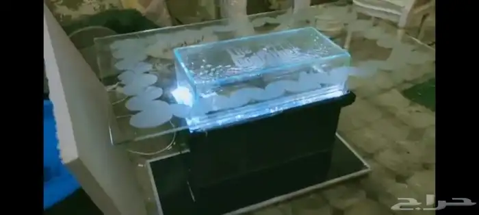 طاوله مائيه عباره عن طاوله و نافوره. تناسب الفنادق 8