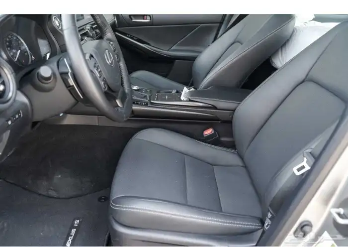 2023 Lexus IS 300 5