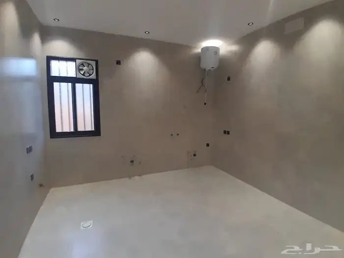 للبيع شقه دور ثاني مع سطح مستقل بالمحاله بسعر 520الف 8