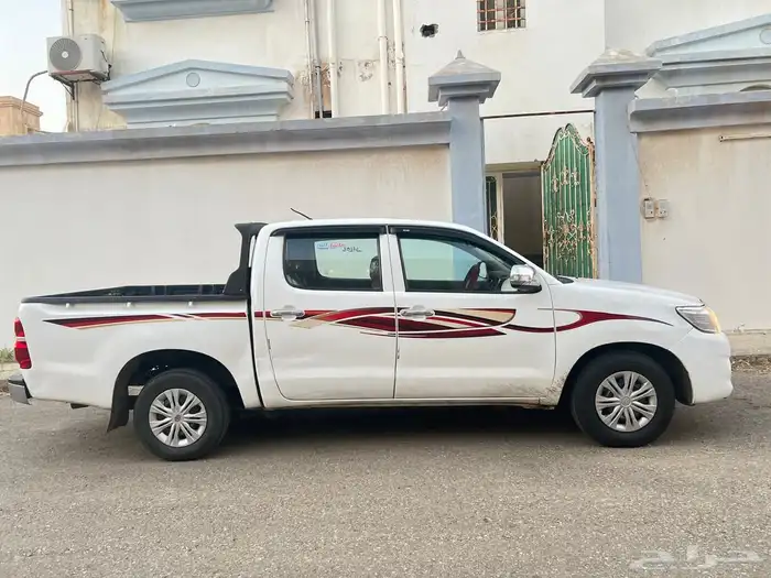 تويوتا هايلوكس انا معلن غمارتين ممشى واضح تحت سقف فيها رشوش 8