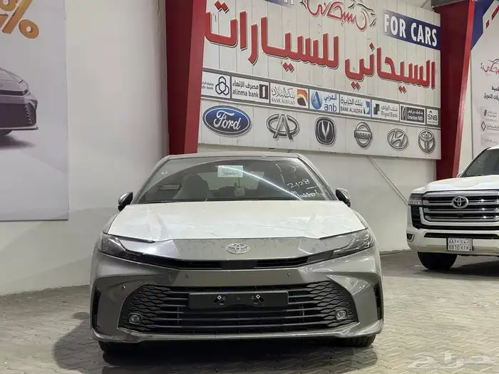 تويوتا كامري LE هايبرد اللون تيتانيوم موديل 2025 سعودي 2