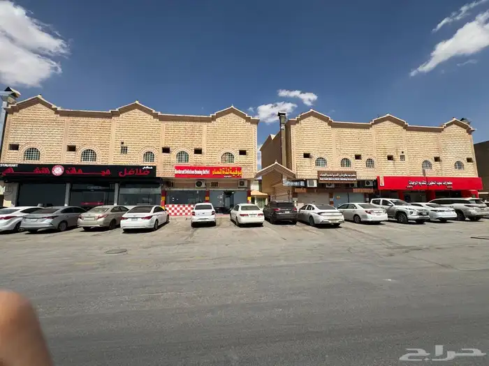 اعلان عقاري للايجار بحي المعيزلية الرياض عمارتين جنب بعض 0