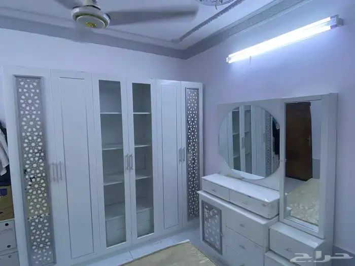 غرفة النوم كاملة استخدمه أربعة شهورة مافي ولا عيوب تقدر تفحص 5