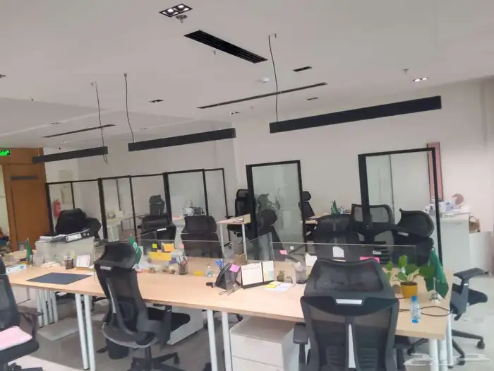 لجميع اعمال الالمنيوم والزجاج السكريت والاشتراكن والكلادينج 9