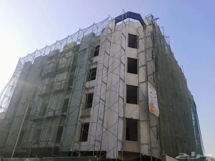 شقه 4 غرف شارعين مساحة 130م مدة التسليم 3 اشهر حي النزهه 1