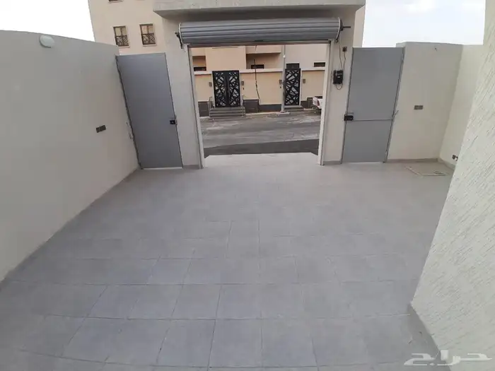 للبيع شقه دور ارضي بمدخل سيارة و ارواف علوي بمدخل سيارة 2