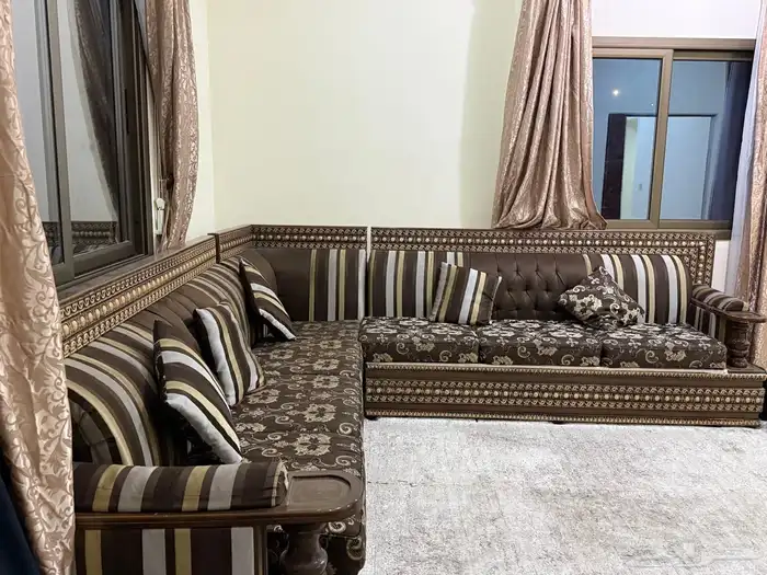 أثاث بيت مجاني نوعين كنب ودولاب غرفة نوم 0