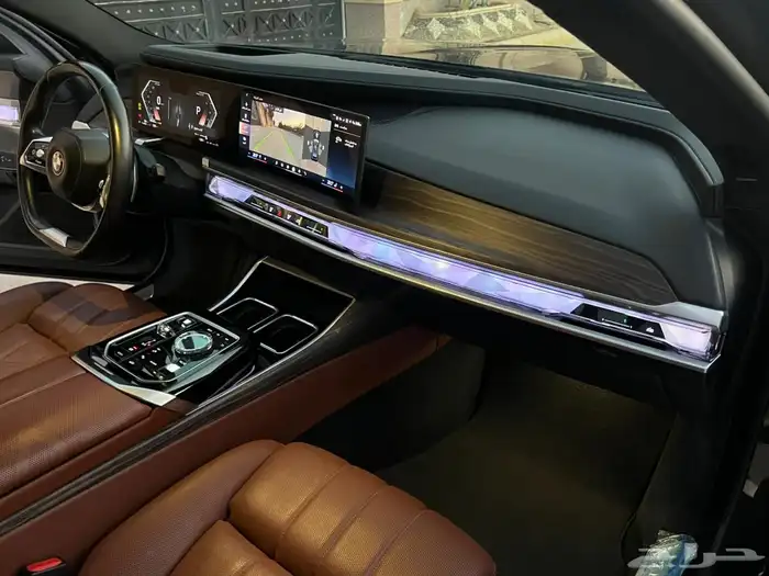 بي ام دبليو 735i 2023 (بحالة الوكالة) 32