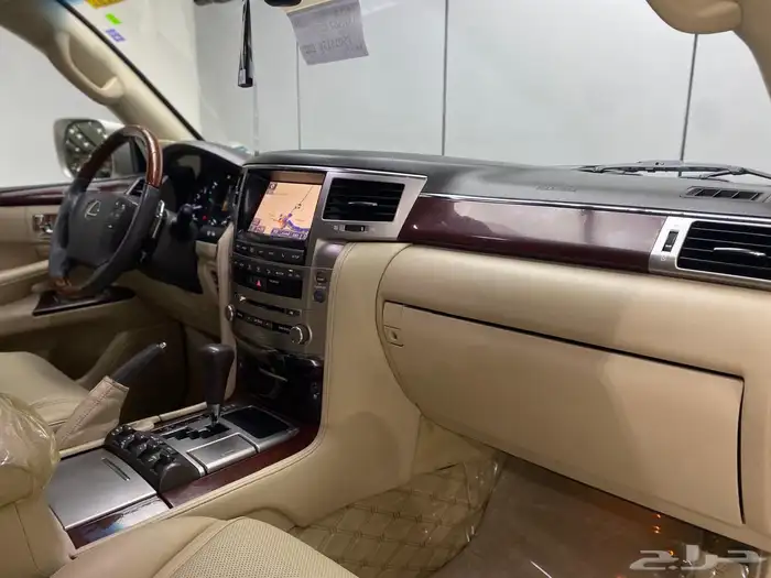 جيب لكزس فل كامل LX570 2012 11