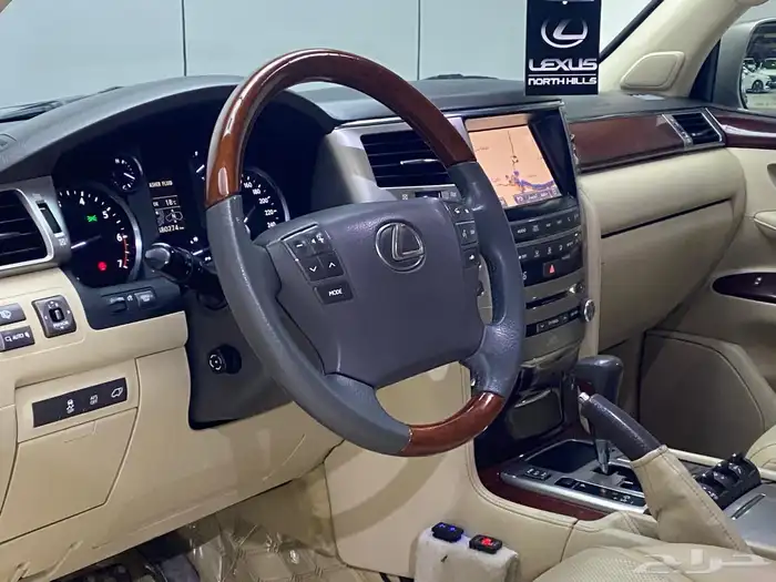 جيب لكزس فل كامل LX570 2012 16