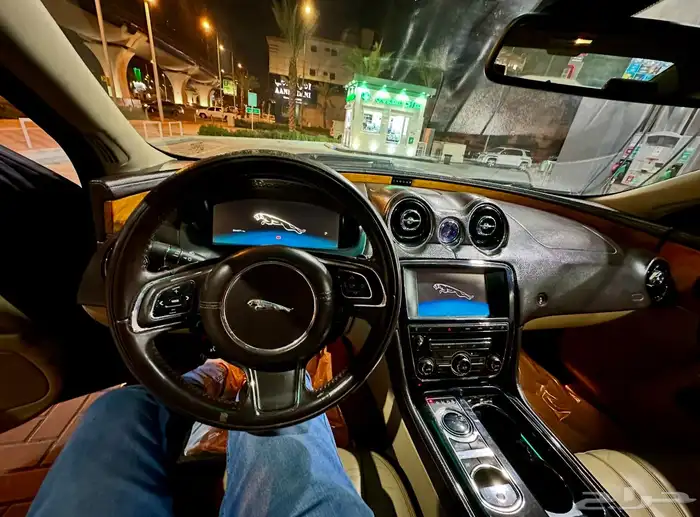 جاكوار jx للبيع اليوم بداعي السفر نضيف جدا وكاله على الفحص 1