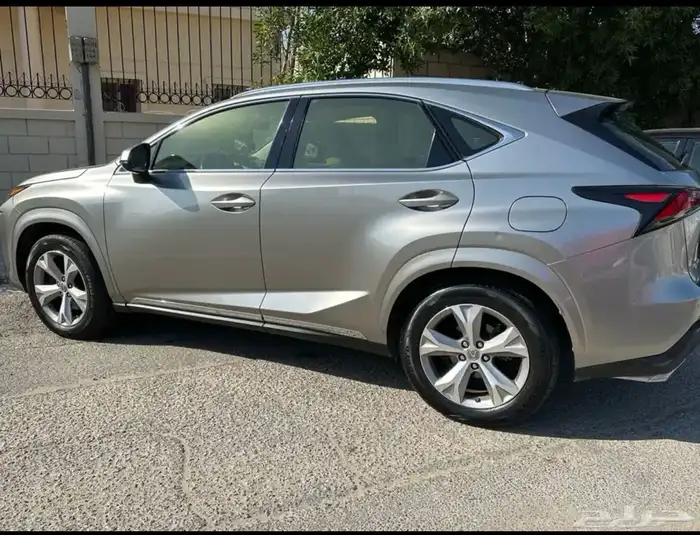 لكزس Nx200t 2017 سلندر 4 تيربو فل كامل 1