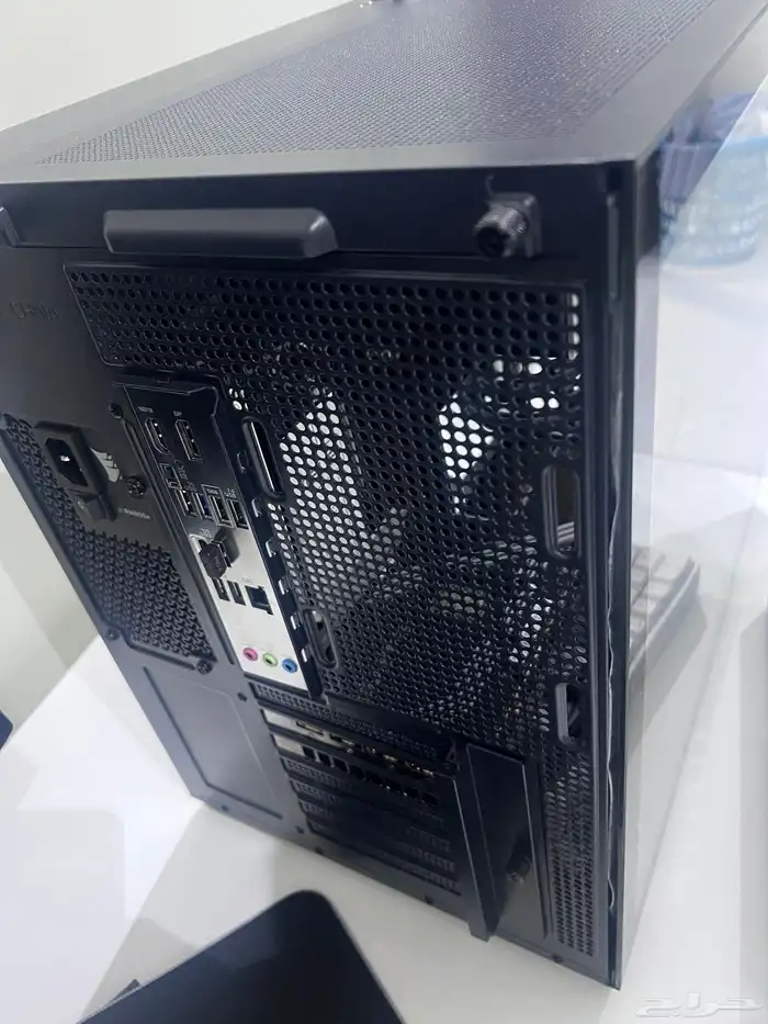 جهاز PC مواصفات عاليه ونظيف جدا  لم يستخدم كثير 5