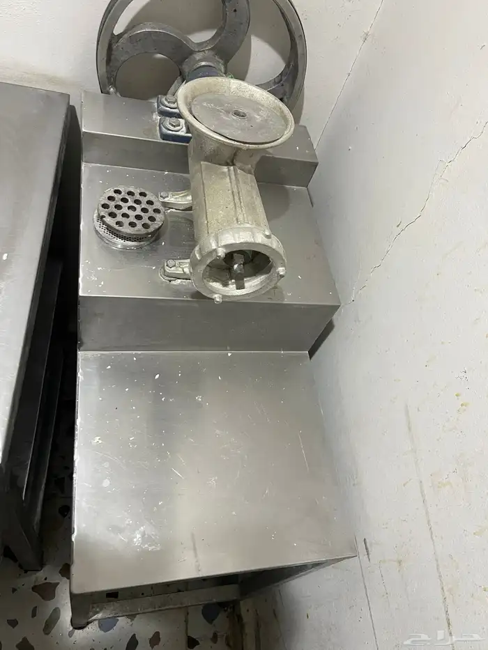 للبيع معدات مطعم ( فرامة الحمص والفلافل ) 0