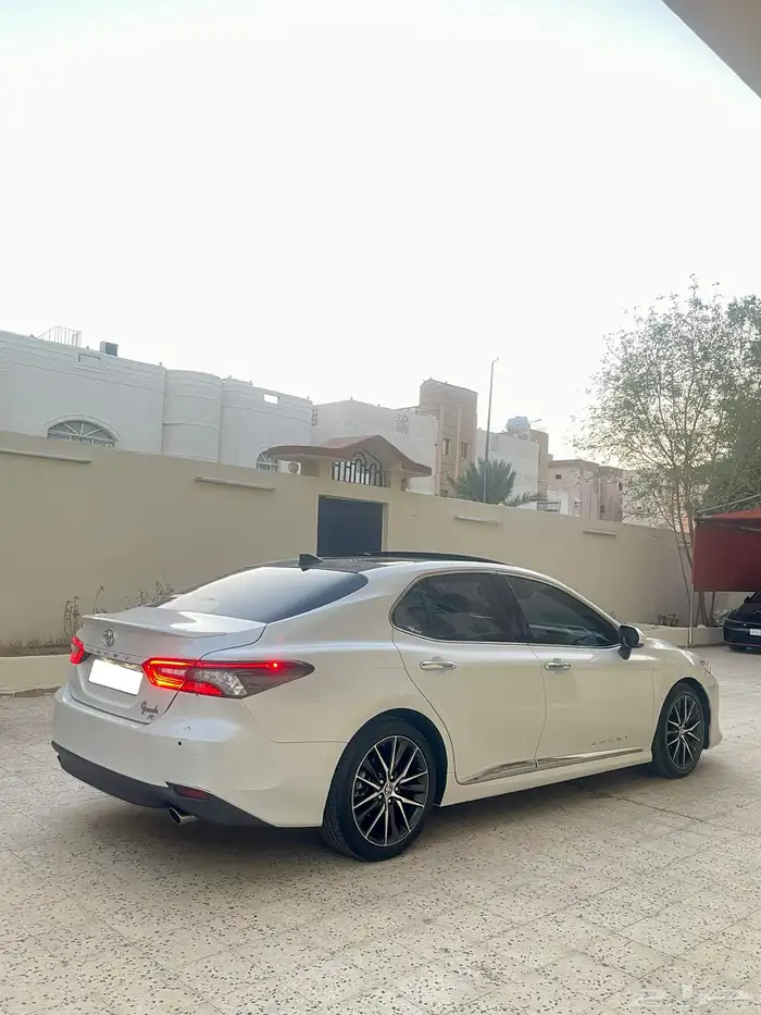 كامري قراندي 2021 V6 8