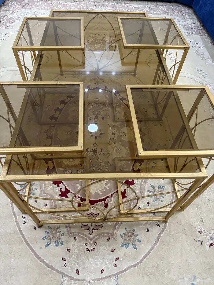 طاولة تقديم كبيره مع اربع طاولات صغيره 0