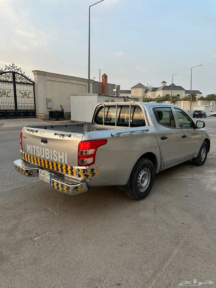 مستبيشي L200 بنزين 5