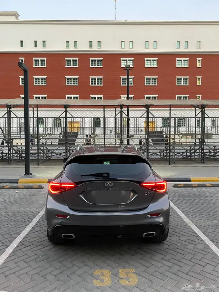 انفنتي Q30 2018 نظيفة جد ا 8