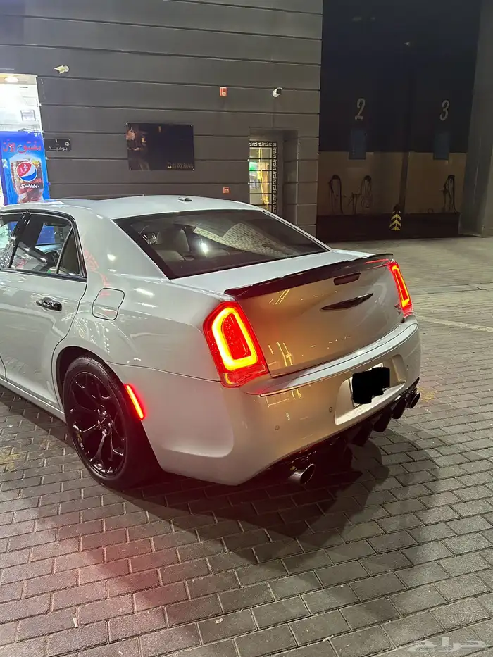 كرايسلر 300 ليمتد موديل 2019 للبيع 4
