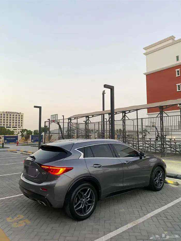 انفنتي Q30 2018 نظيفة جد ا 9