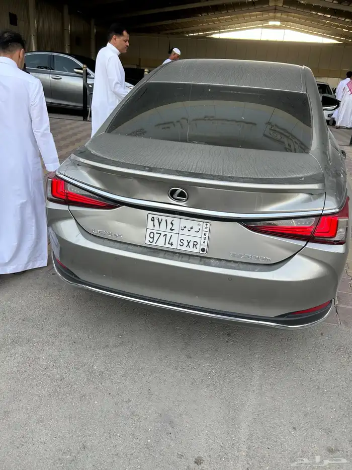 لبيع اللكزس 6
