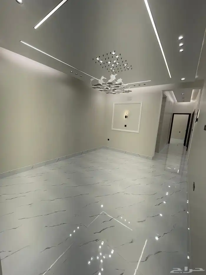 للبيع شقق ارضيه بباكيه سياره تشطيب ممتاز ابها حي الزهور 9