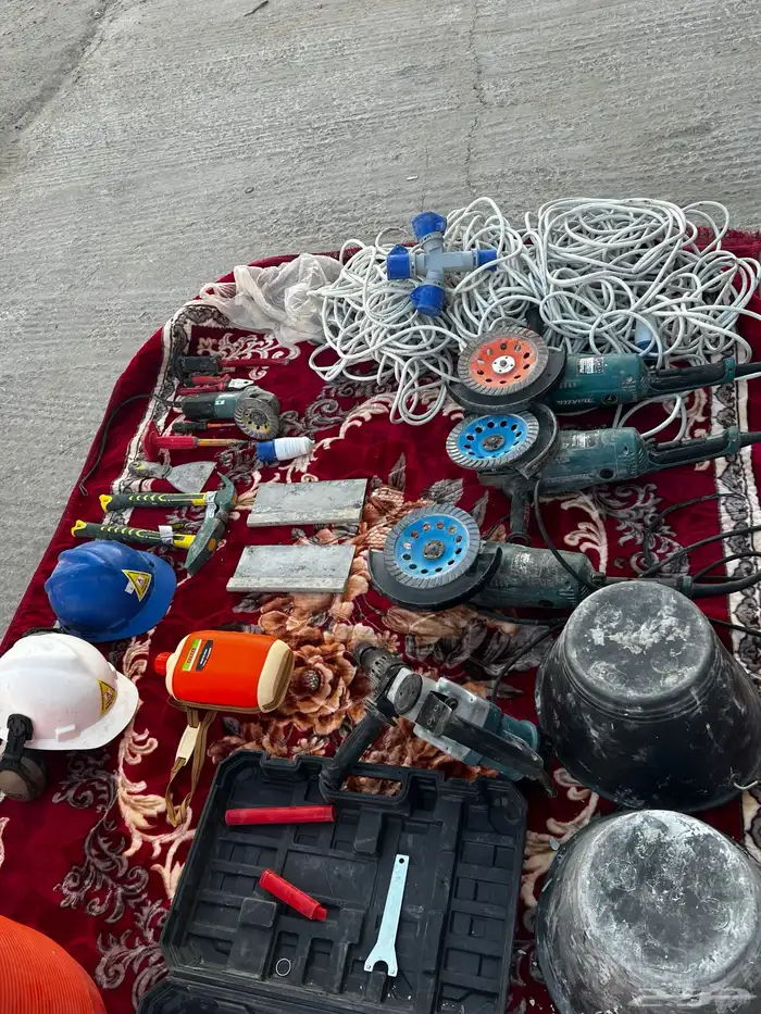 ادوات بناء وسنفرة للجدران استخدام نظيف 1