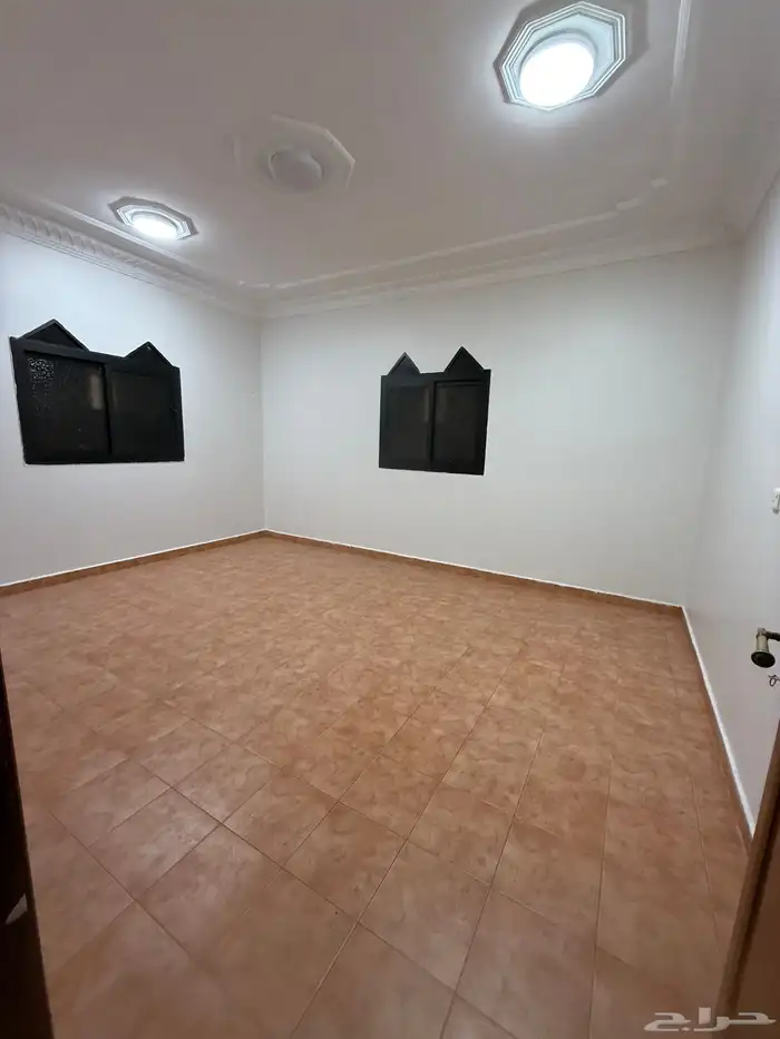 للايجار السنوي شقة بحي القدس 5