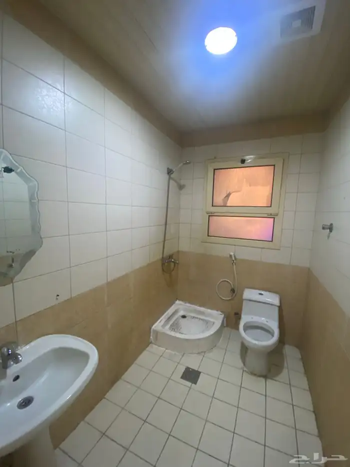 شقة سكنية للايجار بحي الفيصلية  الدمام 4