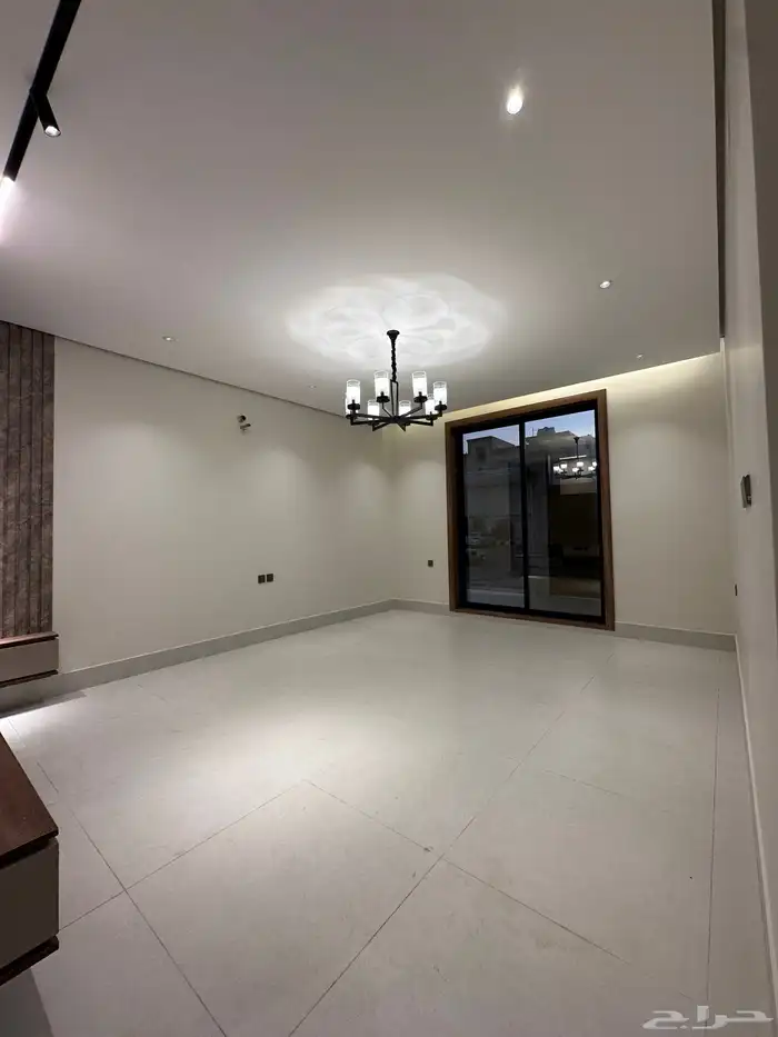 فيله روف للبيع ارضي ومدخل سياره تشطيب ممتاز 5