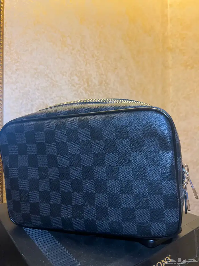 شنطة اصلية لوي فيتون 0