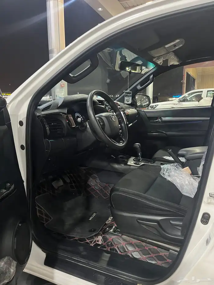 تويوتا هايلكس 6 سلندر ادفنشر عداد قليل 17