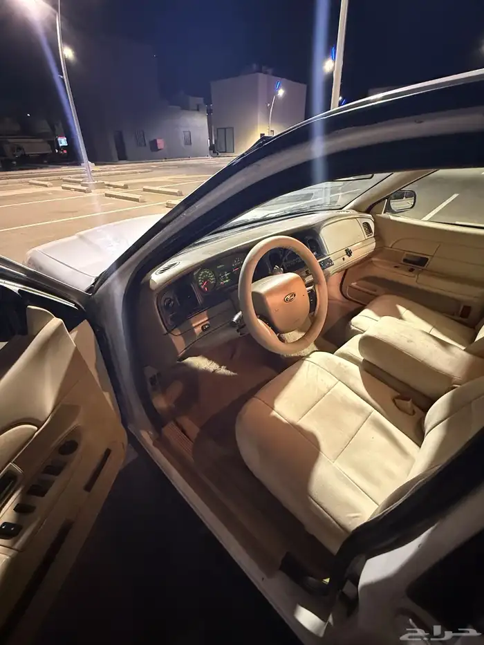 فورد كراون فكتوريا بوليسي 2011 0