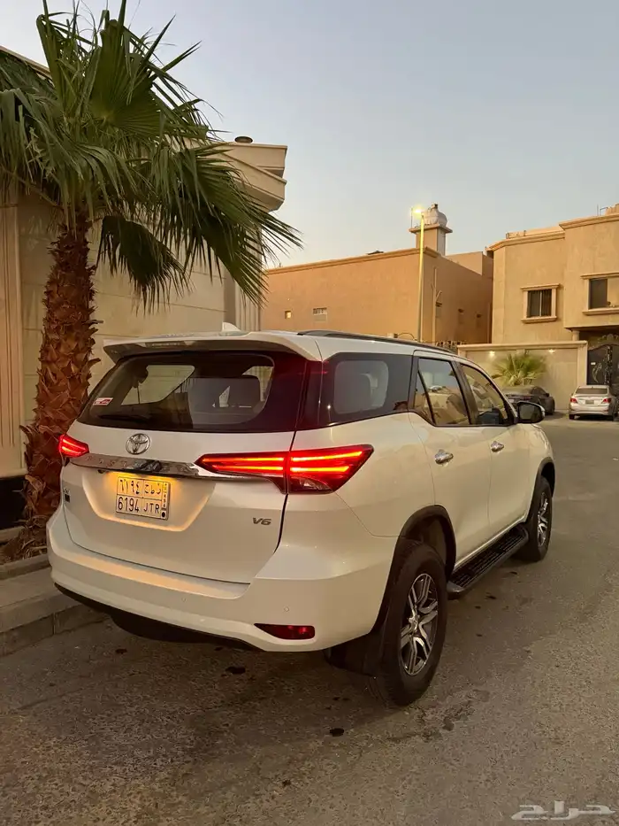 فورتشنر 2023 ماشي 105 الف وكاله VX 6