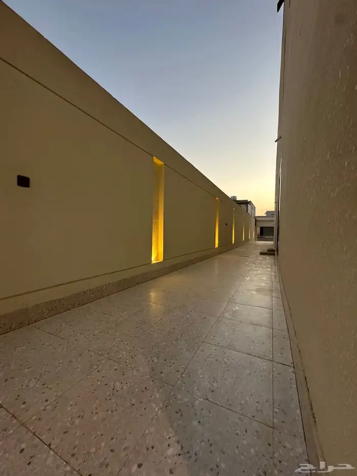 فيله روف للبيع ارضي ومدخل سياره تشطيب ممتاز 17