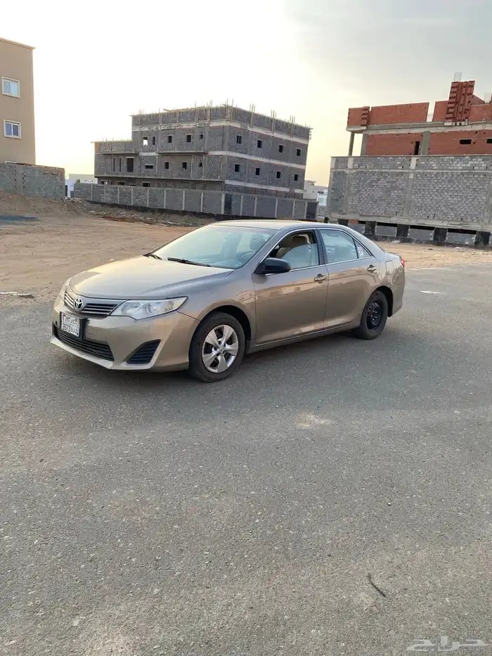 للبيع تايوتا كامري موديل 2013 3